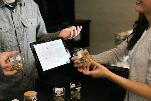 THC aus der Apotheke: Produkte legal, sicher und praktisch nutzen